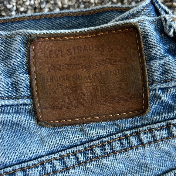 Levi’s Light Wash Distressed Hem Straight Leg Jeans - Picture 3 of 4
